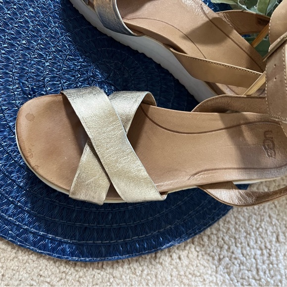 UGG TIPTON METALLIC GOLD - Picture 3 of 4